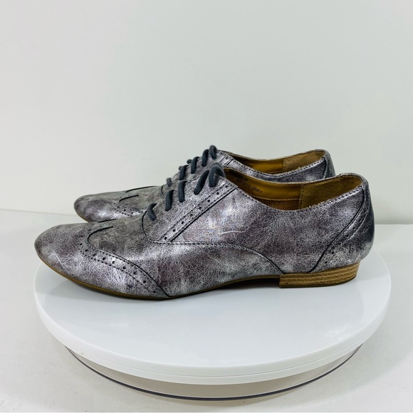 BOC Born Metallic Pewter Oxfords Womens Shoes Wingtip 8.5 Lace Up Silver Preppy - Picture 2 of 9